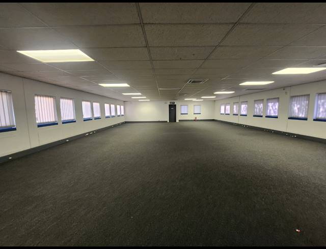 709M² OFFICE TO LET IN RANDJESPARK